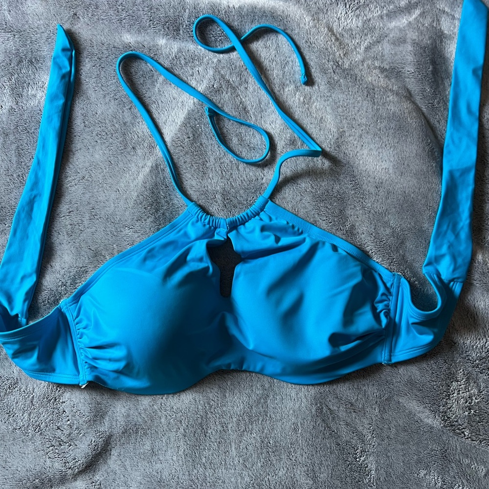 A.Che bikini top